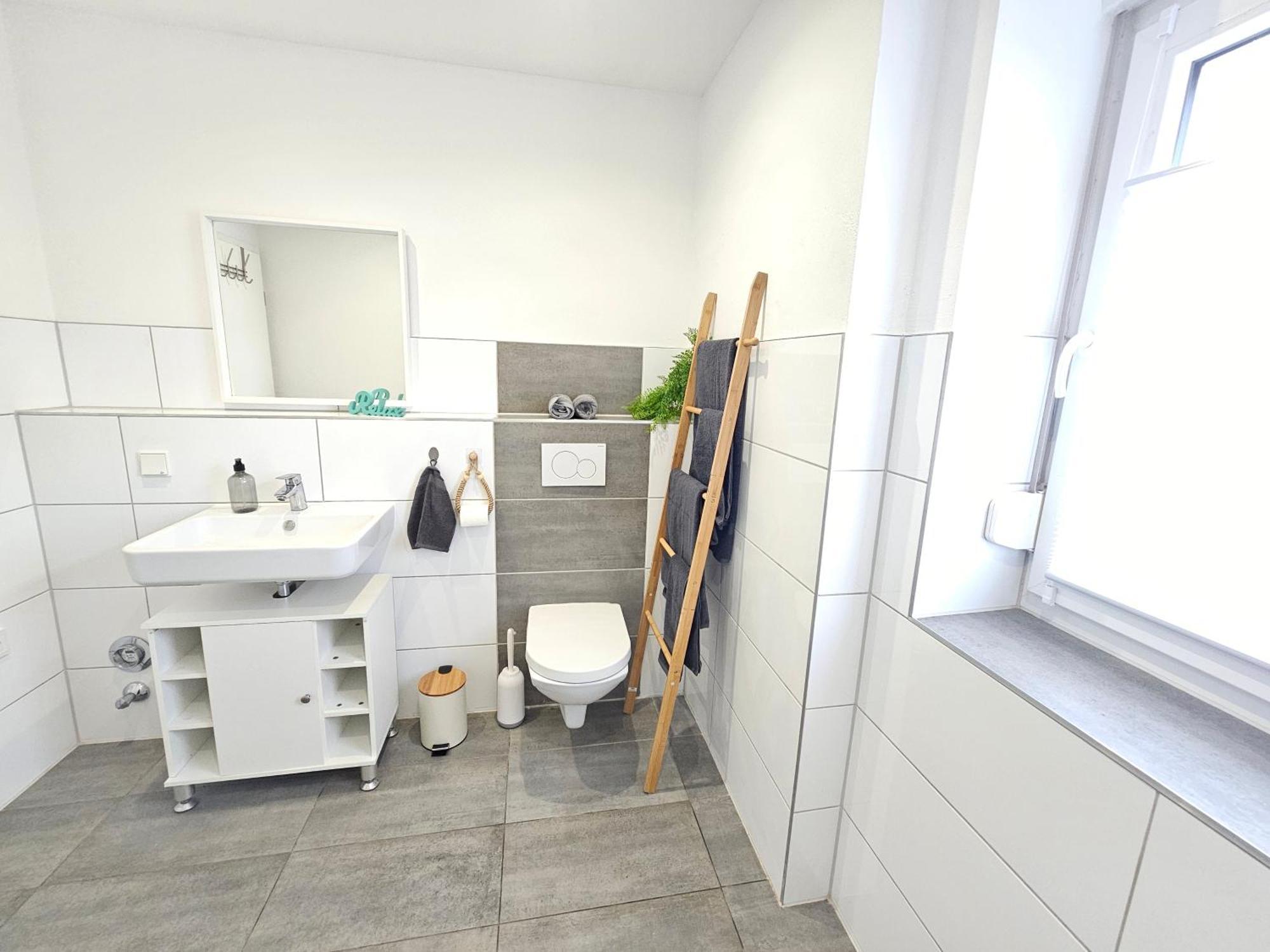 Jireh Home - Modern, Barrierearm, Klinikumsnah ميندين المظهر الخارجي الصورة